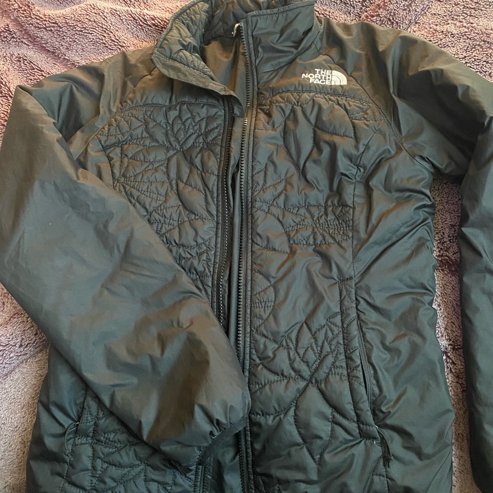 XS Black Woman’s NorthFace Quilted Puffer Jacket